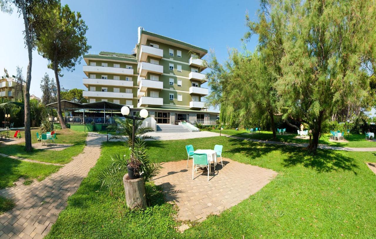 Hotel Smeraldo Giulianova Luaran gambar