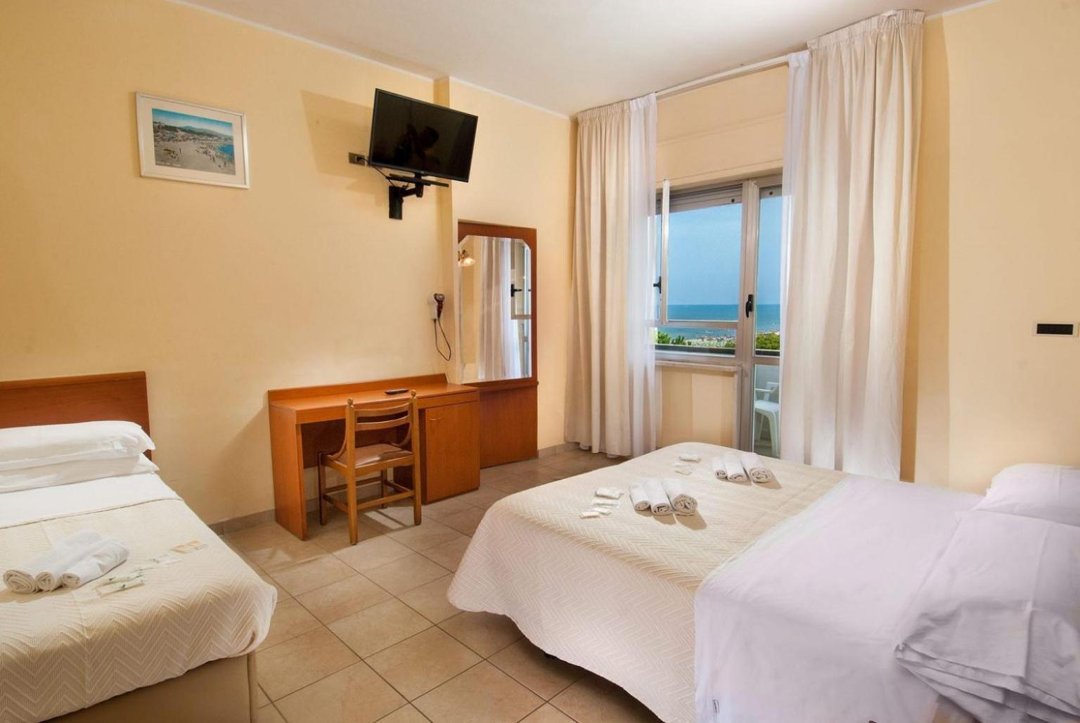 Hotel Smeraldo Giulianova Luaran gambar